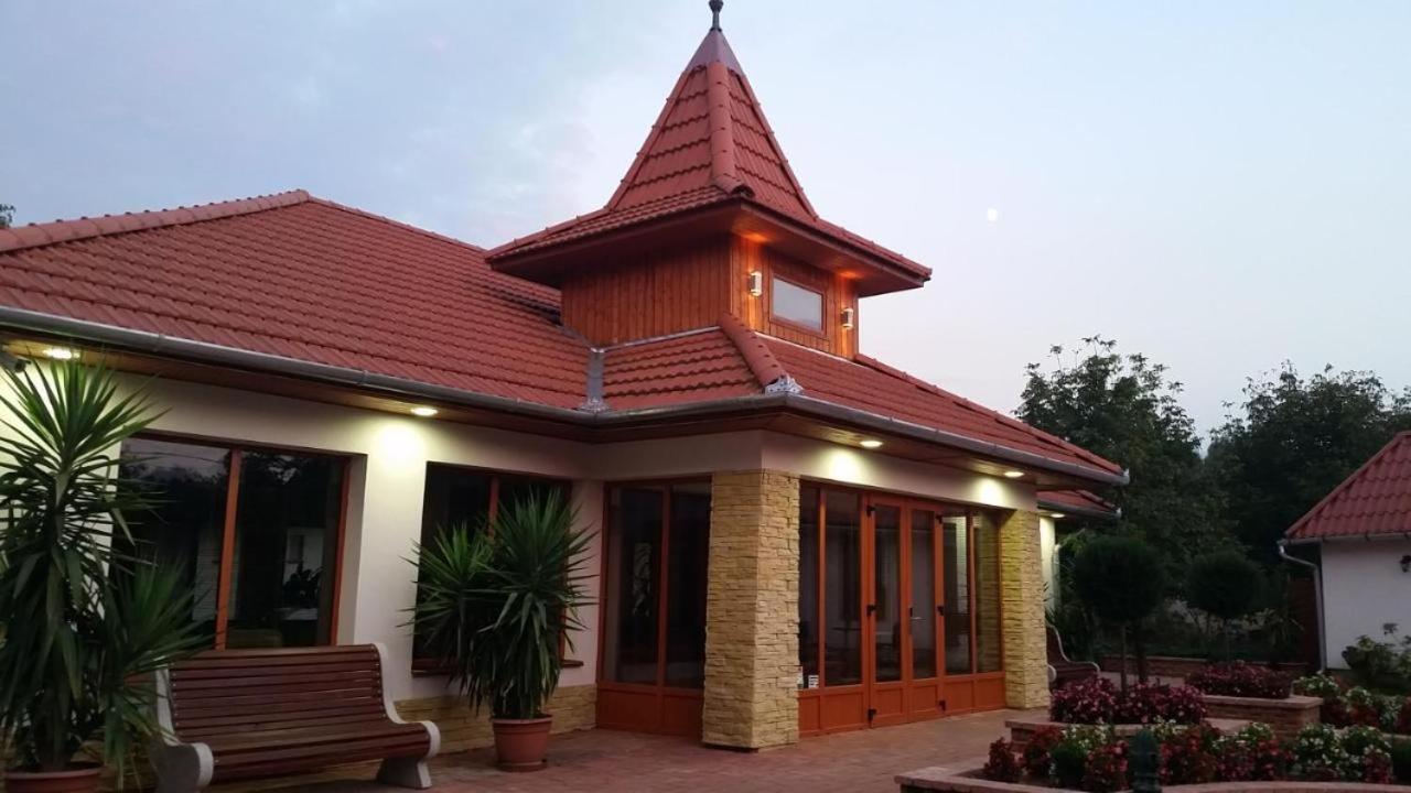 Bornemisza Kuria Wellness Resort Tiszabecs Esterno foto