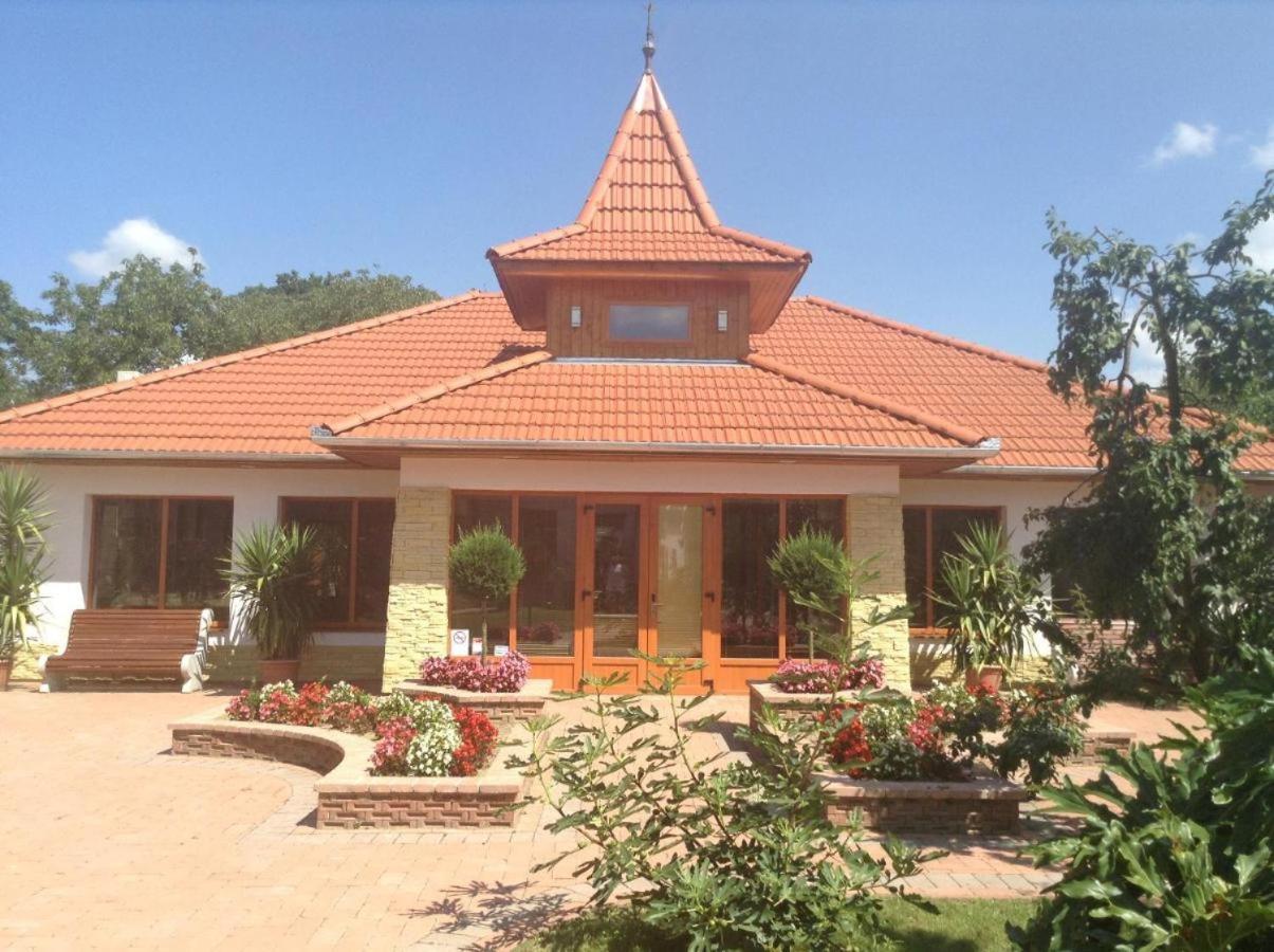 Bornemisza Kuria Wellness Resort Tiszabecs Esterno foto